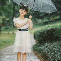 Walking in the rain_儿童街拍